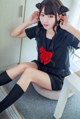 Siri Kurokawa Legs Coser Cantik “Pakaian Little Devil JK” (32P)