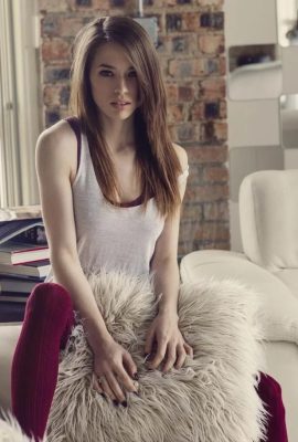 (model tahun ini) caitlin mcswain – stokin merah kaki panas 104P