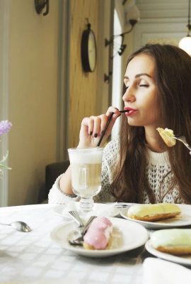 Wabak semasa di kalangan kanak-kanak perempuan mengingatkan anda untuk tidak menyentuh mata, mulut atau faraj anda selepas makan!